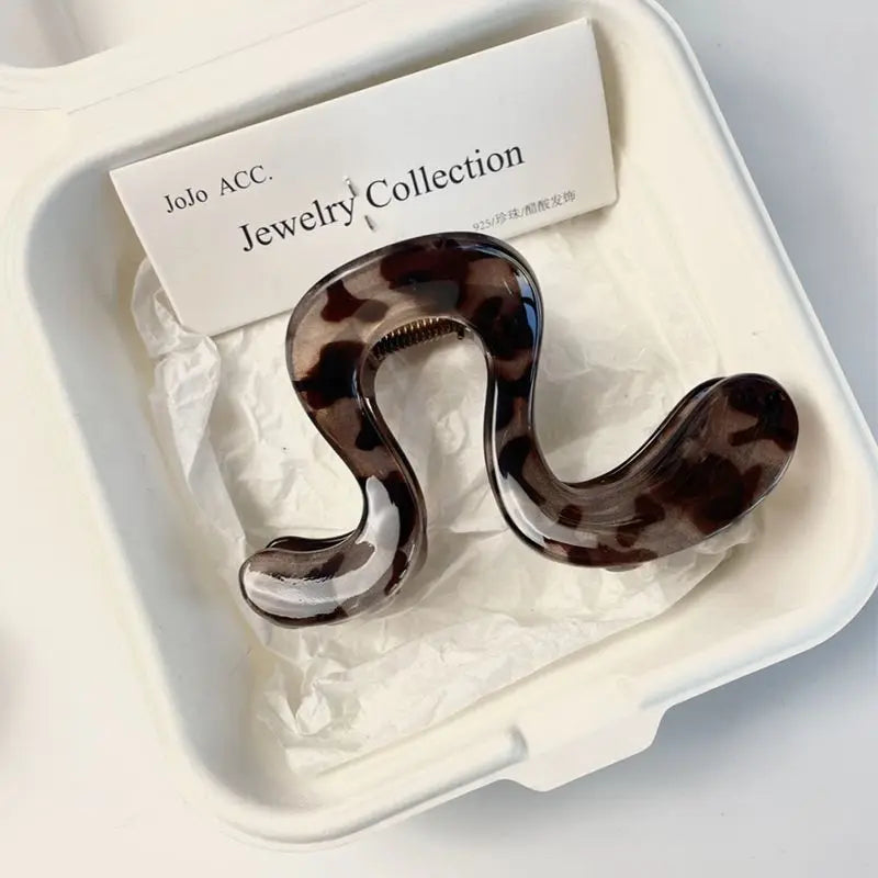 Simple Irregular Hair Catch Clip Shark Clip Women's Premium 2025 New Hairpin Back Head Hair Accessories Hairpin Elegant